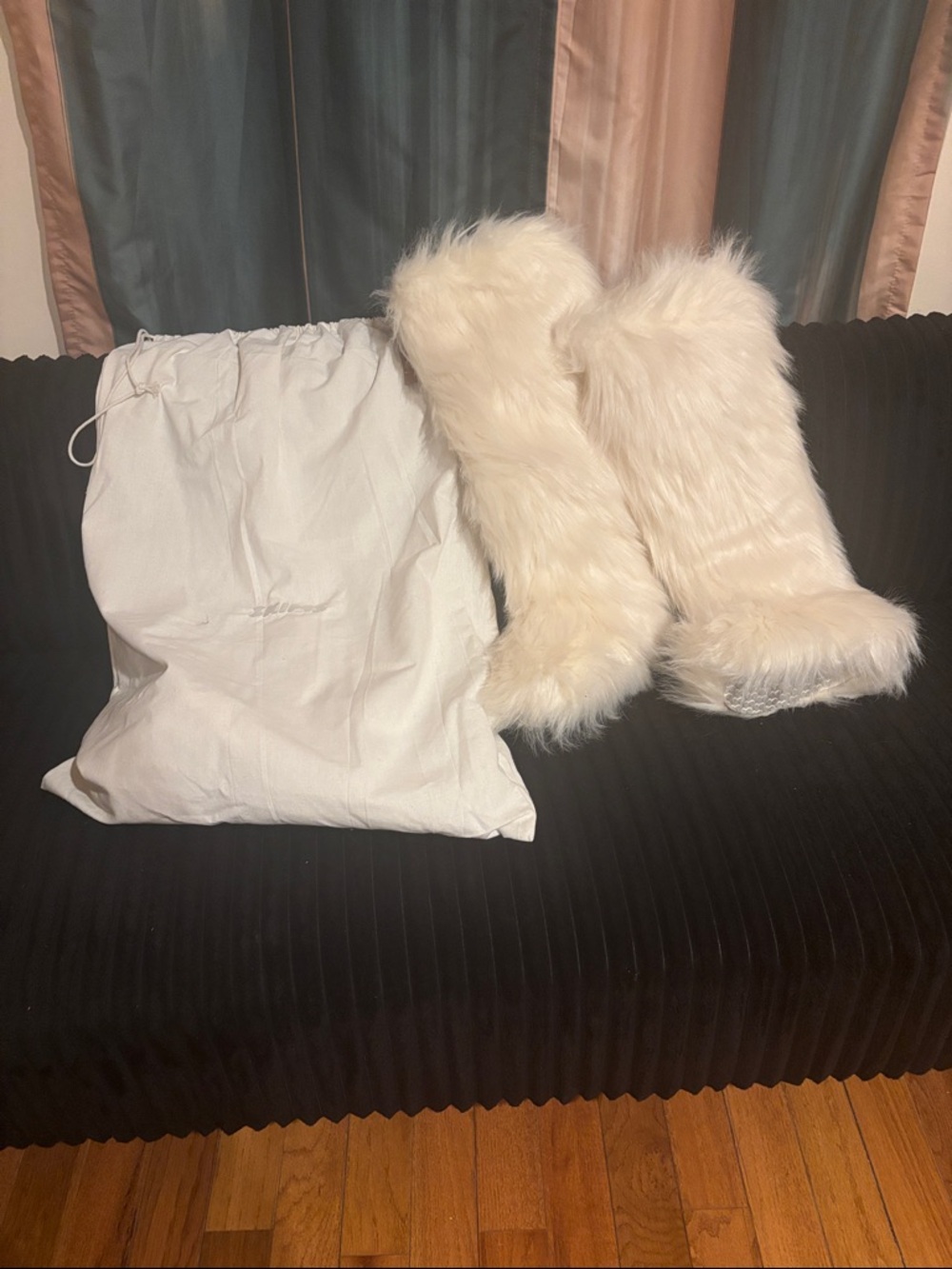 SKIMS Faux Fur Over the Knee Boots •NWT •Never Worn •Egret (White)• UK Size 35
